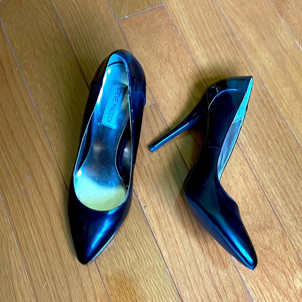 Make an offer 🖤 hardly worn